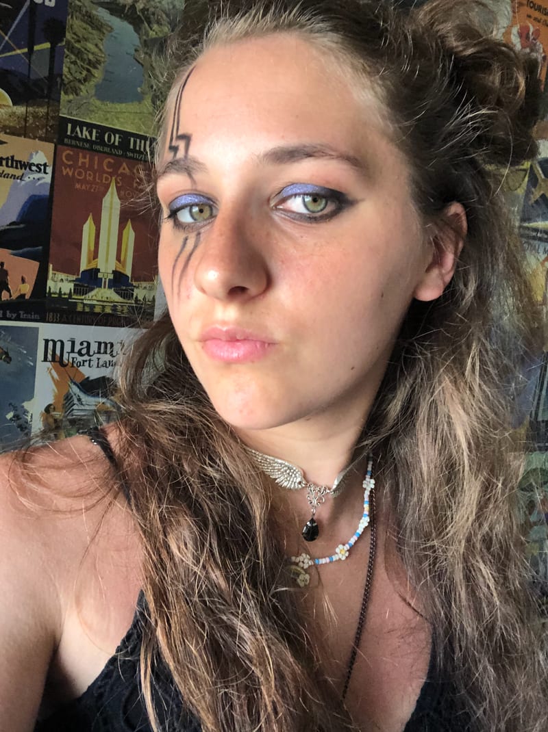 Margot, corpsepaint et regard metal